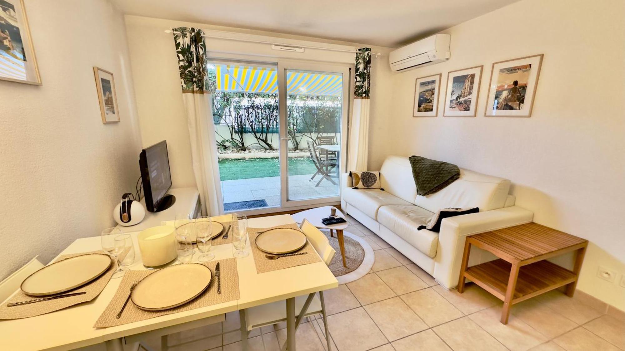 Regent Cote D'azur Air-conditioned, Pool, Garden & Parking