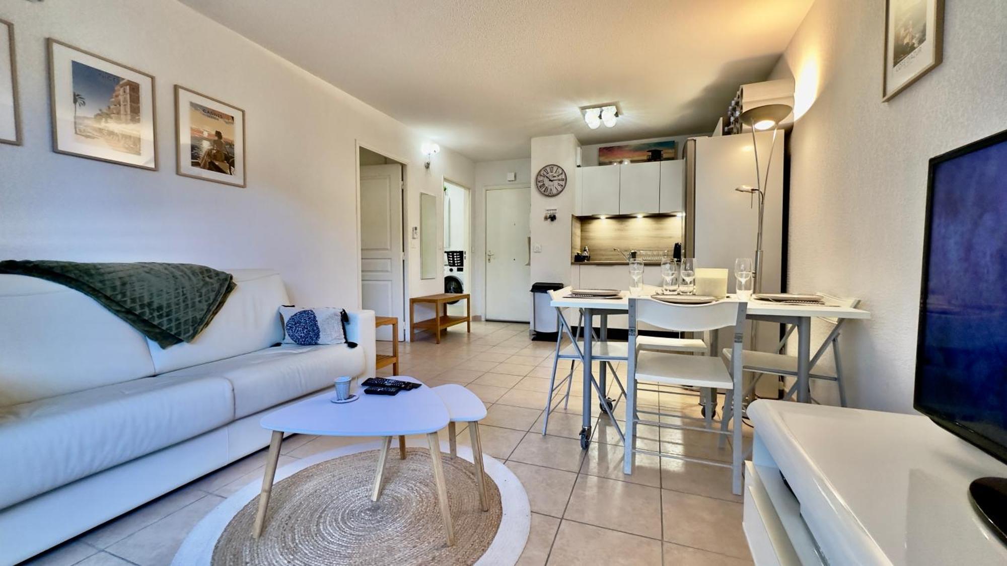 Regent Cote D'azur Air-conditioned, Pool, Garden & Parking Apartamento