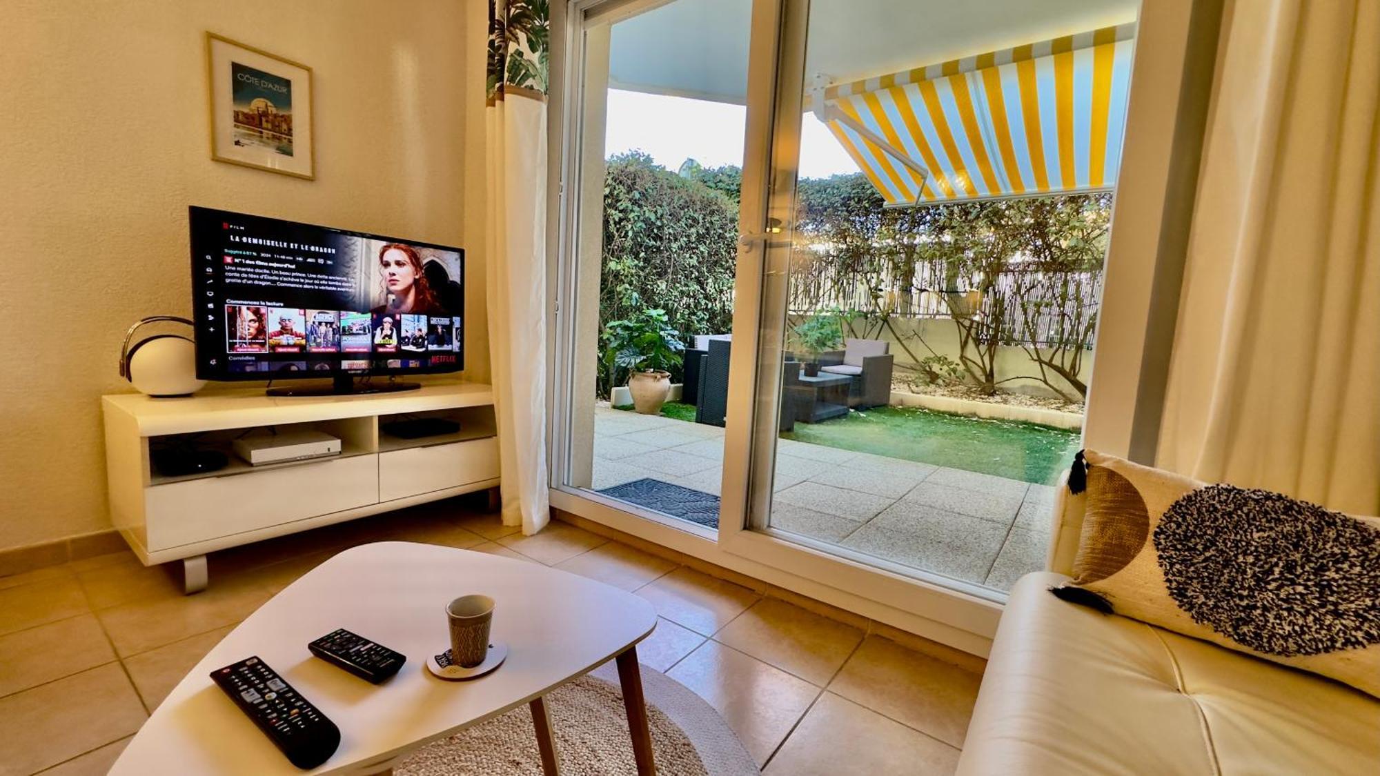 Regent Cote D'azur Air-conditioned, Pool, Garden & Parking